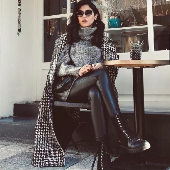 Zara Faux Leather Leggings - Picture 2 of 7